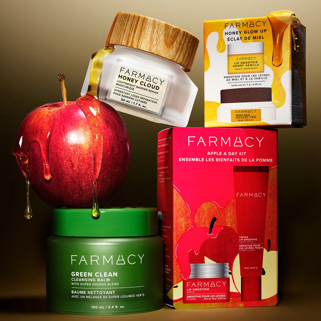https://d2zbaikdix1qer.cloudfront.net/farmacy-beauty.myshopify.com/1763674847289-Shot_7_Holiday_DuoKit_BestSellers_067_Base_1080x1080.webp