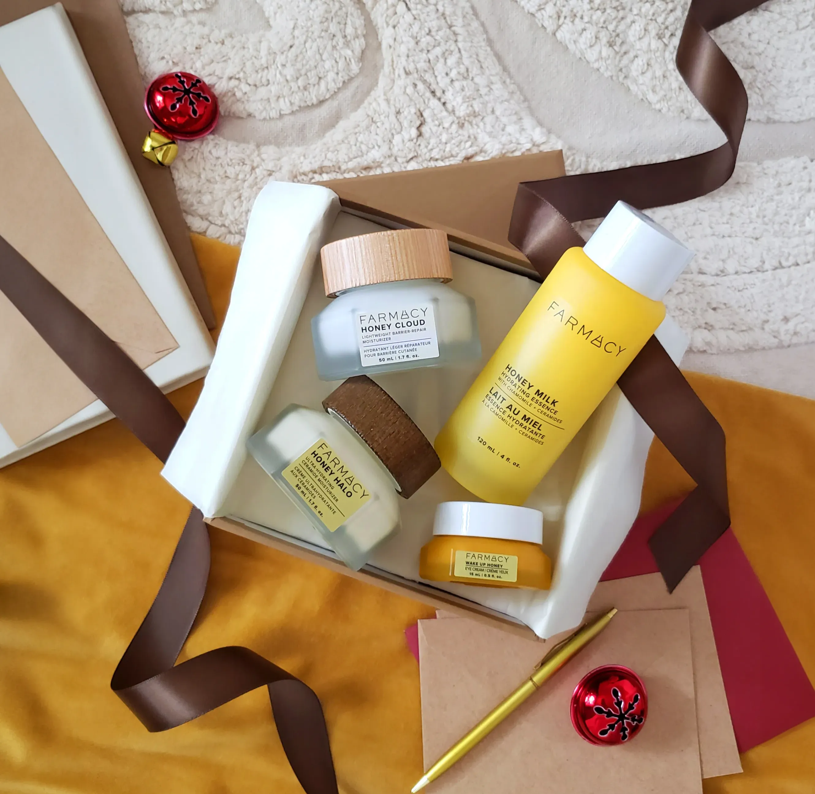 https://d2zbaikdix1qer.cloudfront.net/farmacy-beauty.myshopify.com/1764000571413-20250922_161827_MCedit.jpg-cropped-1764000565831.webp