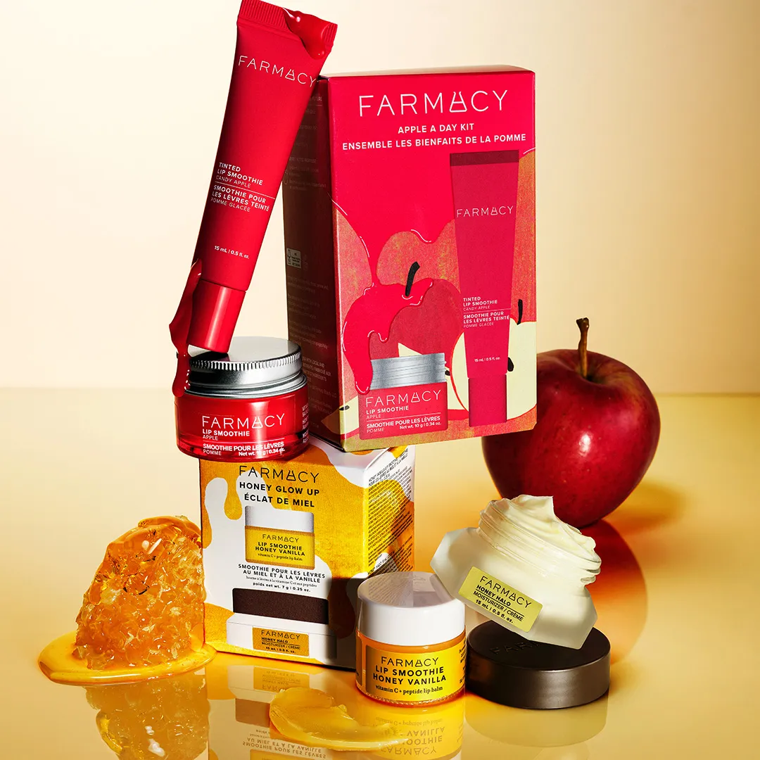 https://d2zbaikdix1qer.cloudfront.net/farmacy-beauty.myshopify.com/1765491101495-Shot_6_Holiday_Duo_Kit_Box_Prod_048_Base_1080x1080%20(1).webp