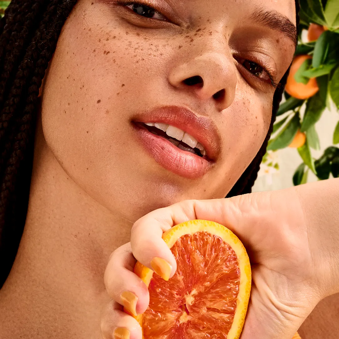 Instantly Brightens & Smoothes