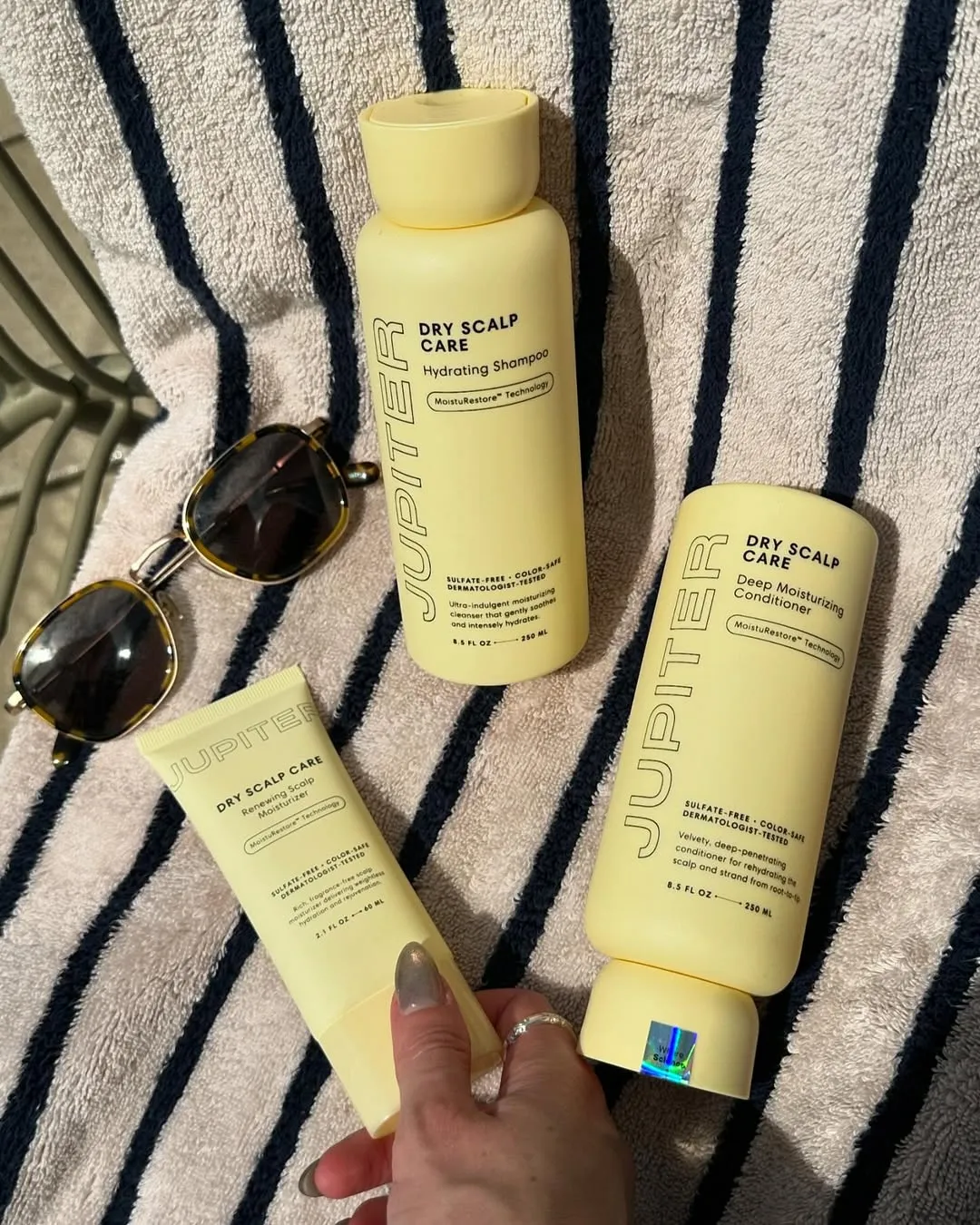 2. Restores Moisture from Root to Tip