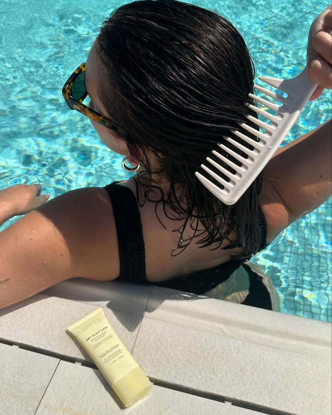 3. Strengthens Hair & Improves Elasticity