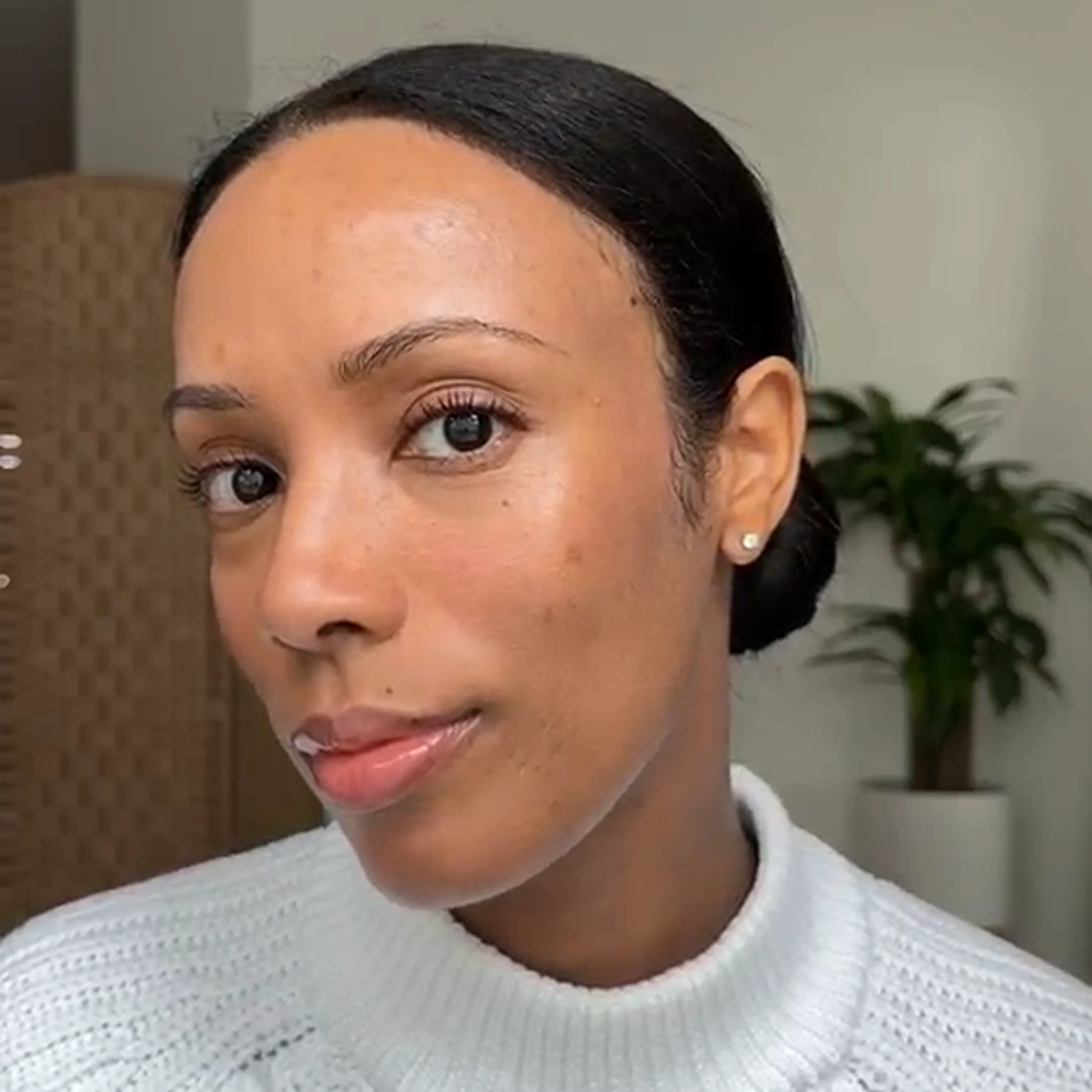 It Looks Like Your Real,
Natural Skin