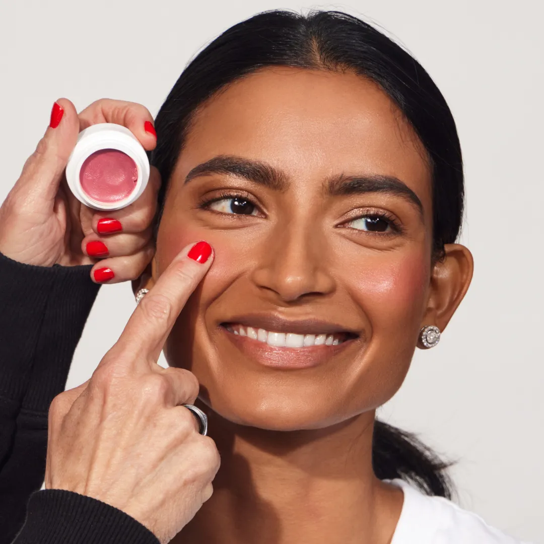 <mark data-color='#F6F2EBFF' style='background-color: #F6F2EBFF; color: inherit'>Ready To Simplify Your 
Makeup Routine?
</mark>