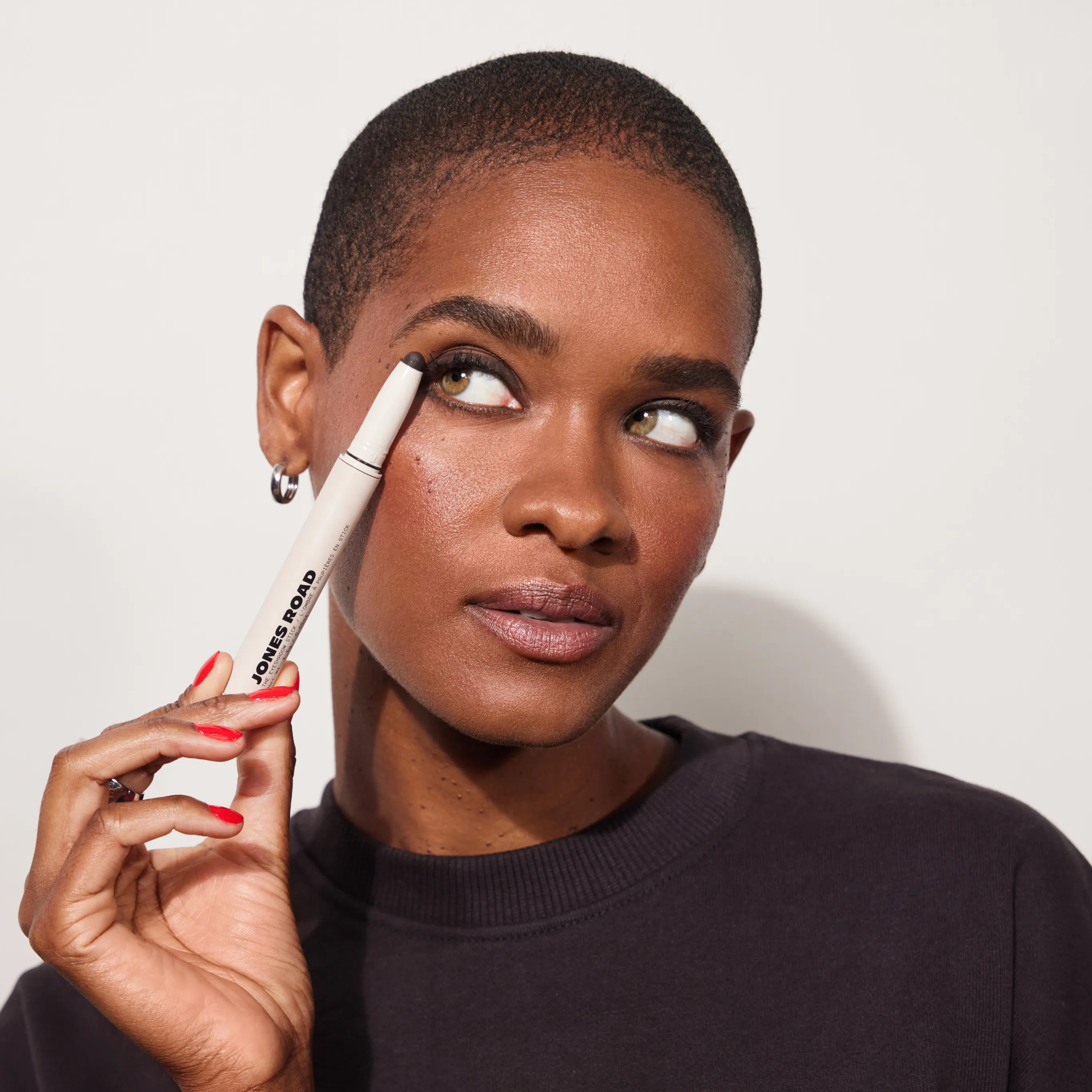 <span style='font-size: 44px; font-weight: 600;'>2.</span>
Creamy Formula That Actually Lasts All Day
