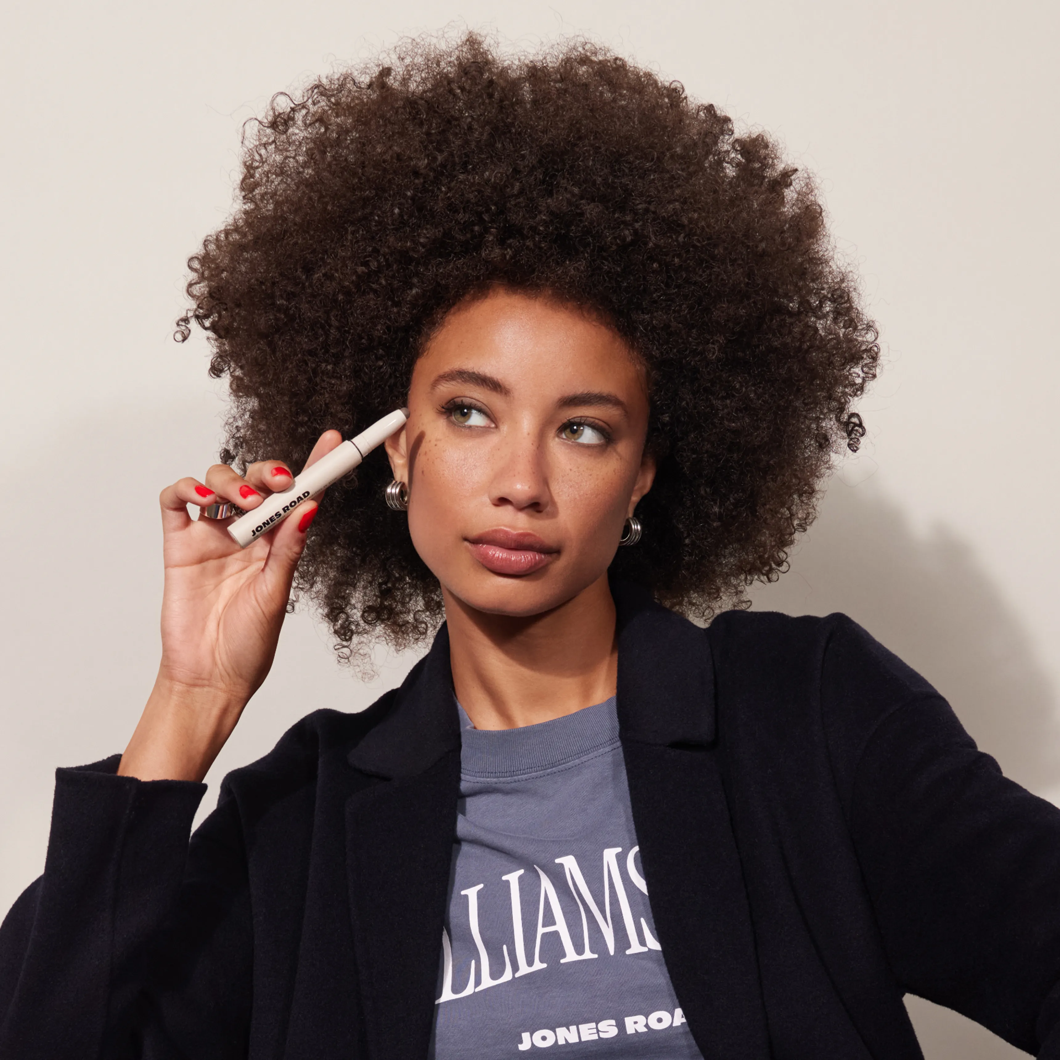 <span style='font-size: 44px; font-weight: 600;'>2.</span>

First Access to a Brand-New Eyeshadow Stick
