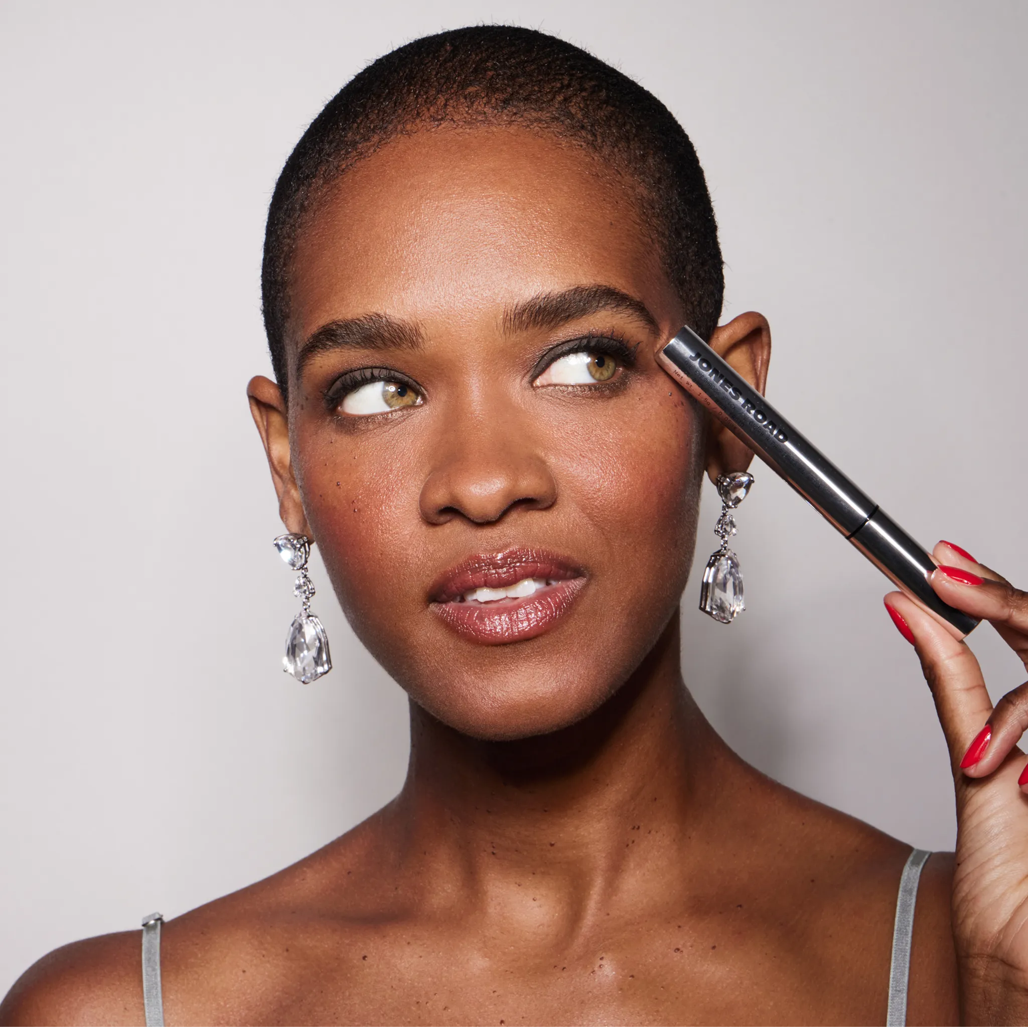 <span style='font-size: 44px; font-weight: 600;'>2.</span>
Takes Any Look from Everyday to Holiday Party