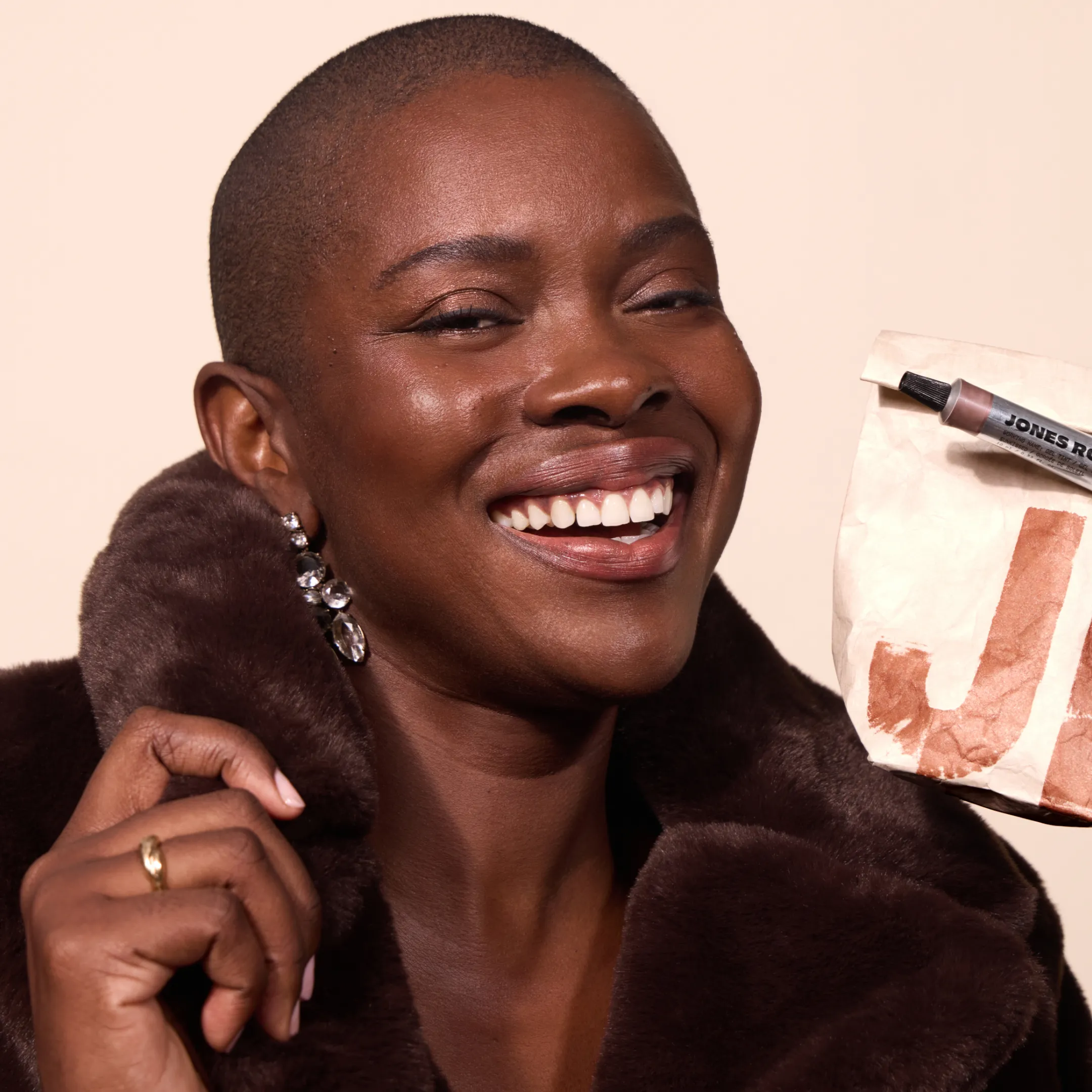 <span style='font-size: 44px; font-weight: 600;'>2.</span>
Opt for a 
Naturally Lit-From-Within Glow 