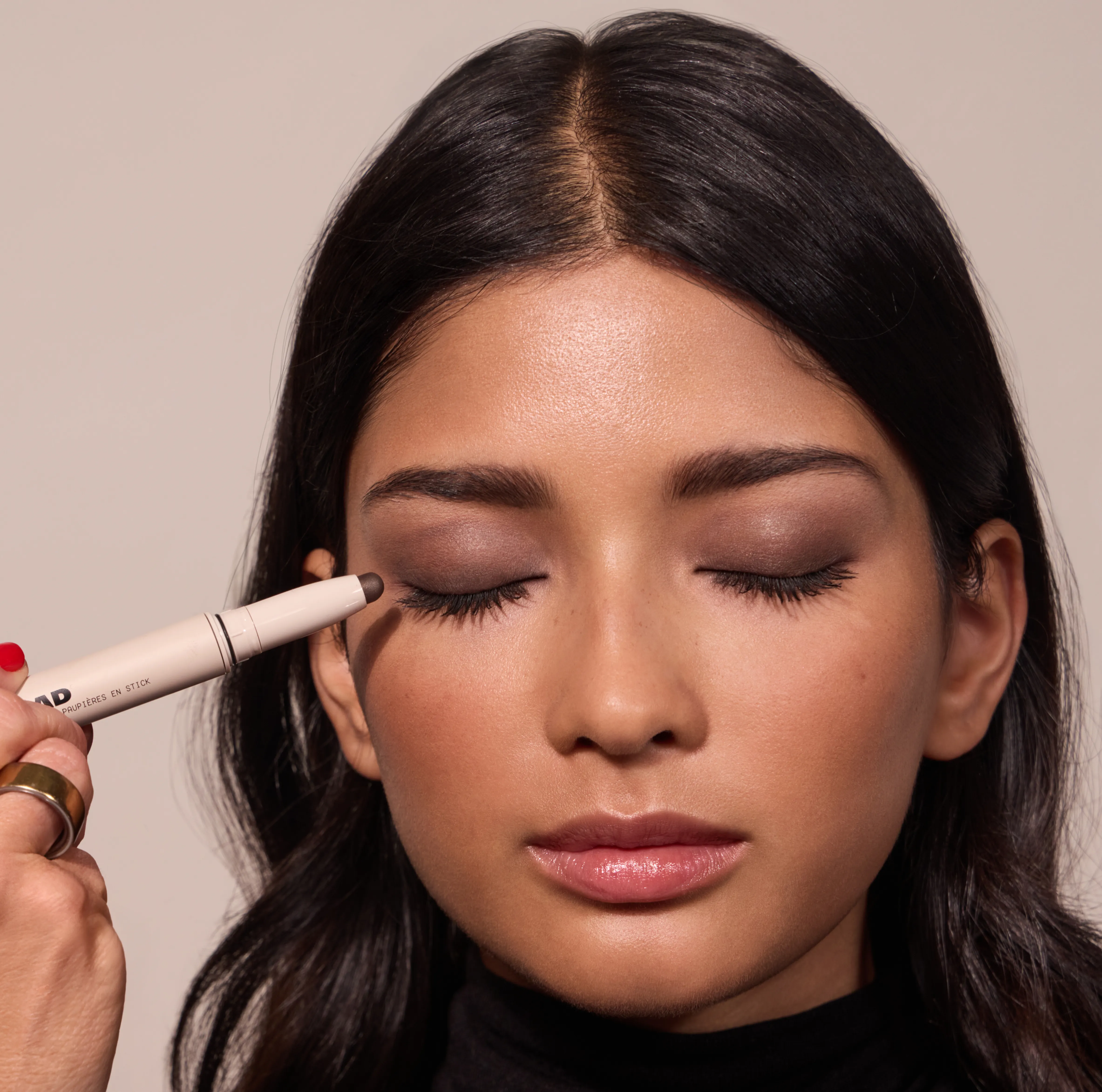 <span style='font-size: 44px; font-weight: 600;'>1.</span>
 You Don’t Have to Be an Expert to Get Flawless Eyes
